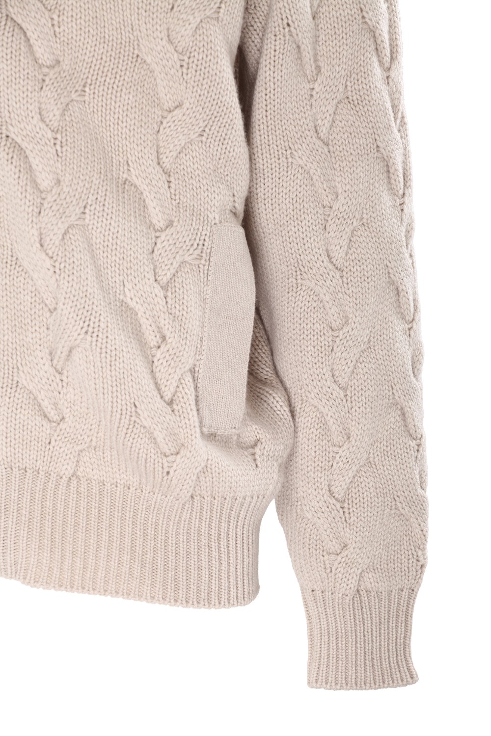 shop FILIPPO DE LAURENTIIS Saldi Bomber: Filippo De Laurentiis cardigan in cashmere.
Chiusura a zip doppio cursore.
Collo alto.
Dettagli intrecciati.
Tasche laterali.
Composizione: 100% cashmere.
Made in Italy.. FZ3MLT CA5T-040 number 9710560